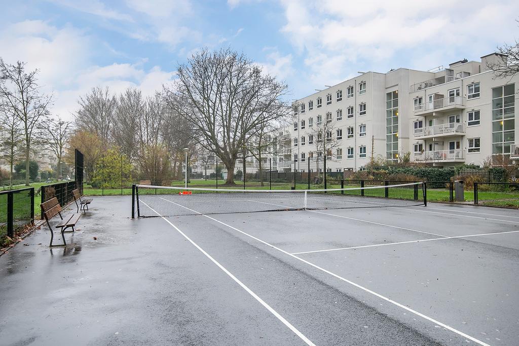 Daniel Defoelaan 213  AMSTERDAM