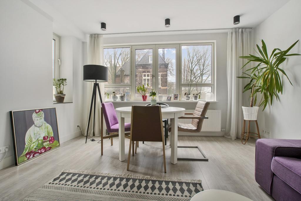 ‘s-Gravesandestraat 104  AMSTERDAM